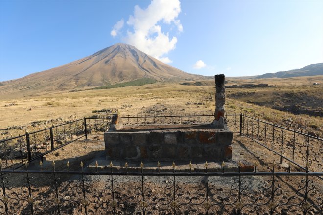 Genelkurmay incelenerek IĞDIR şehit bulundu - mezarı Ağrı arşivi olan Dağı