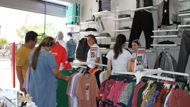 Kapıköy Sınır Kapısı'nı yıl başından bu yana 1 milyon 226 bin 865 kişi kullandı