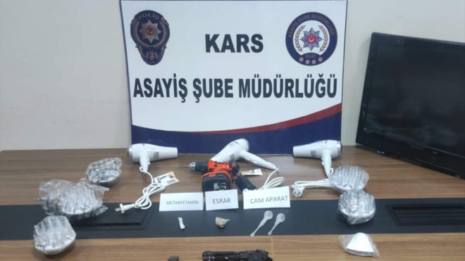 Kars'ta aranan 3 firari hükümlü silahla yakalandı
