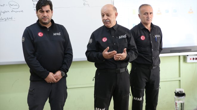 Kars'ta öğrenciler afet farkındalık eğitimiyle bilinçlendiriliyor