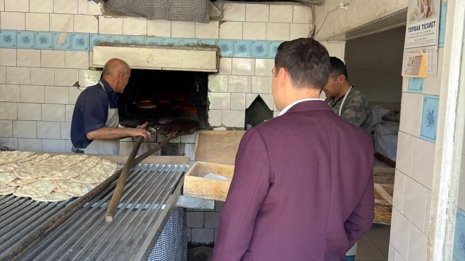 Keban Kaymakamı Furkan Atalık, esnafı ziyaret etti