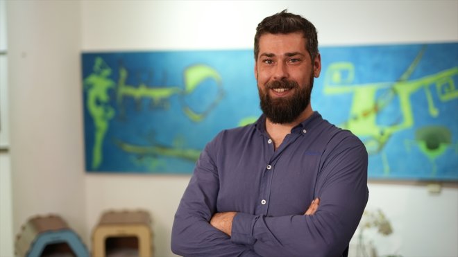 Kedilere olan sevgisini işine çevirdi1