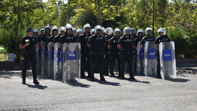 Malatya'da çevik kuvvet polisi tatbikat yaptı
