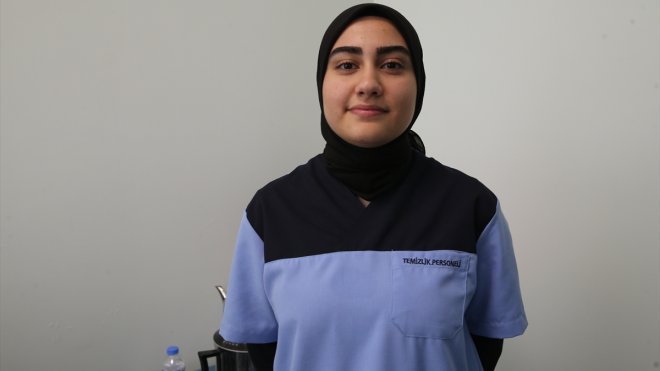 Temizlik personeli olarak çalıştığı üniversitenin tıp fakültesini kazandı