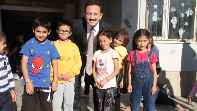 Malazgirt Kaymakamı Bayram, okulları ziyaret etti