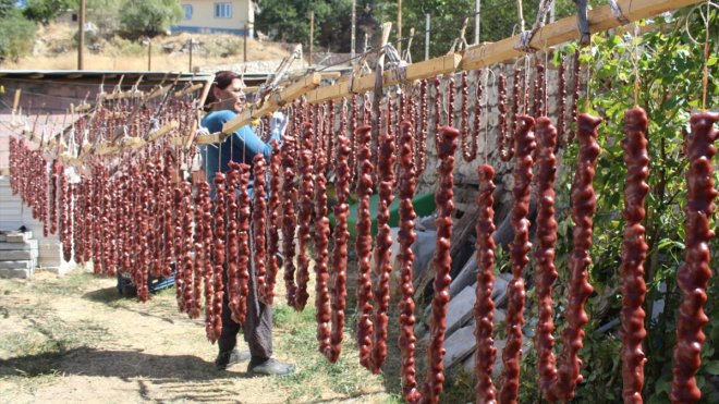 Tunceli'de kadınların "orcik" mesaisi başladı