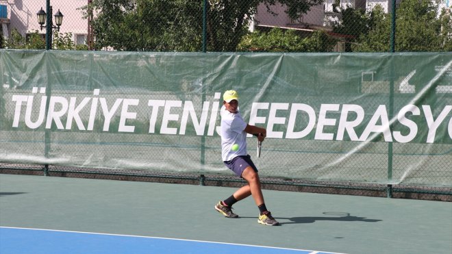 Uluslararası Ergan Cup Tenis Turnuvası başladı