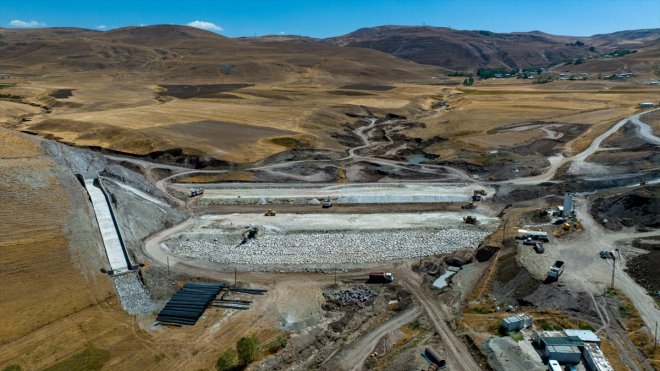 Van'daki Baklatepe Göleti ile 2 bin 140 dekar tarım arazisi sulanacak