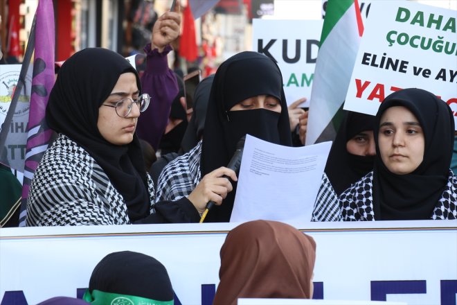 Ağrı'da kadınlar Gazze için yürüdü