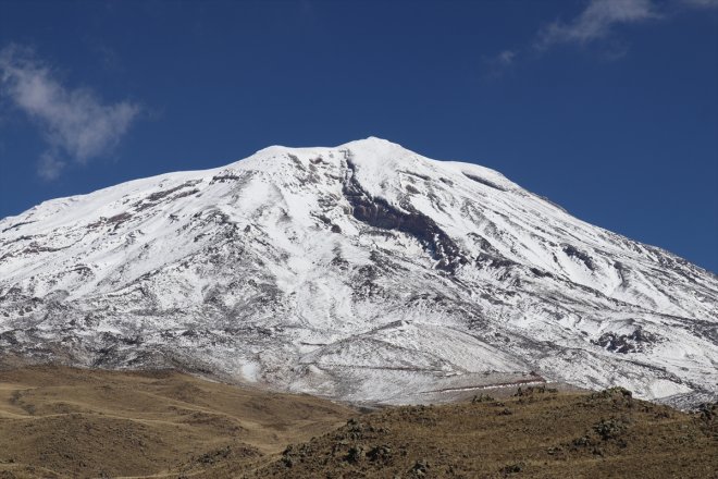 AĞRI Ağrı eteklerini yabancı Dağı