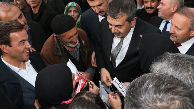 Bakan Tekin, Erzurum'daki AK Parti teşkilatlarını ziyaret etti