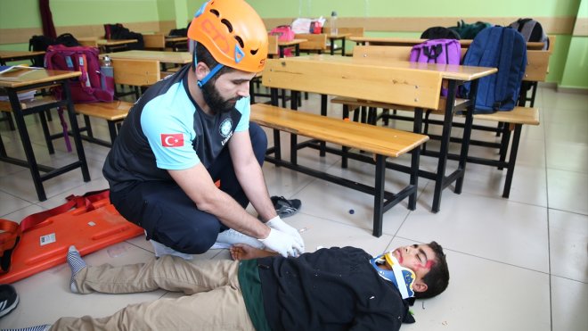 Bingöl'de 400 okulda deprem tatbikatı yapıldı