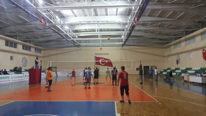 Bingöl'de kurumlar arası voleybol turnuvası yapıldı