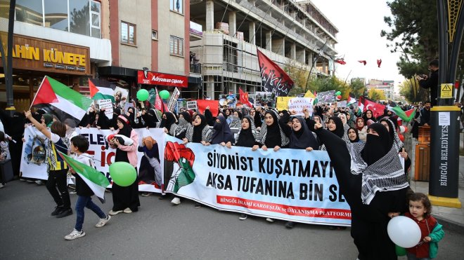 Bingöl'de kadınlar Gazze için yürüdü