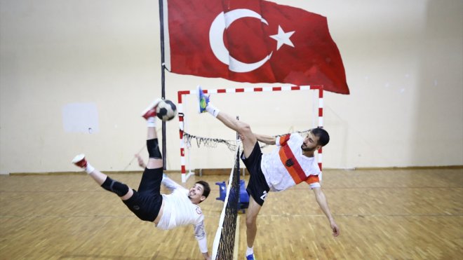 Solhan Ayak Tenisi Takımı, ay-yıldızlı formayla Avrupa şampiyonluğuna uzanmak istiyor