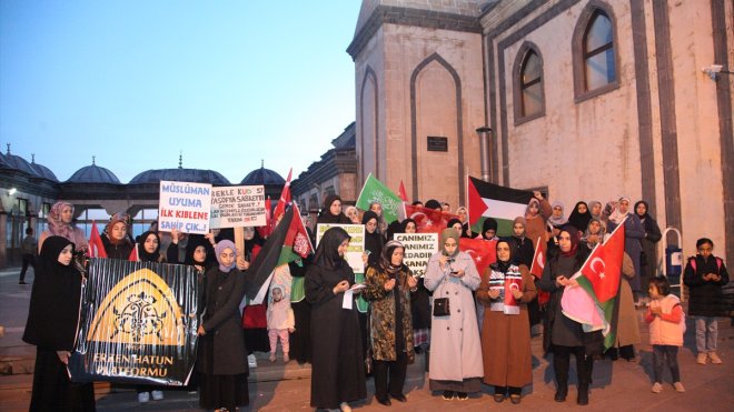 Ahlat'ta İsrail'in Filistin'e yönelik saldırıları protesto edildi