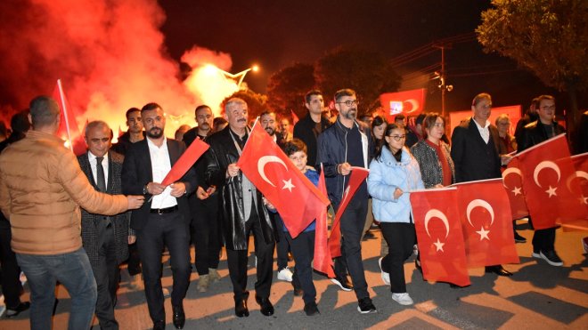 Muş ve Bitlis 'Fener Alayı Yürüyüşü' düzenlendi