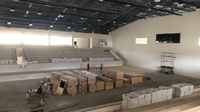 Bitlis'te 1500 seyirci kapasiteli spor salonunun yapımı devam ediyor