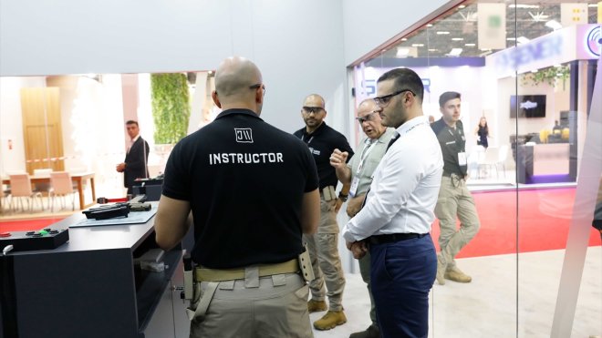 CANiK Academy, Londra