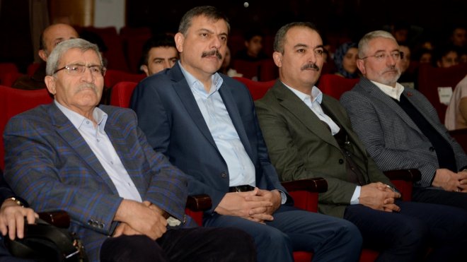 Erzurum'da düzenlenen 'Vefatının 40. Yılında Necip Fazıl Kısakürek Sempozyumu' sona erdi