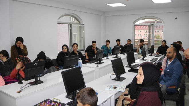 Güroymak Kaymakamı Uzun, gençlerle bir araya geldi