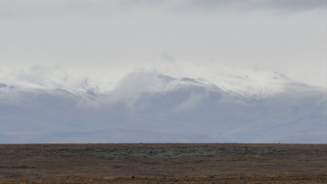 Kars'ın yüksek kesimlerinde kar etkili oldu