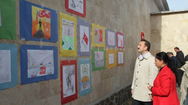 Malazgirt'te fotoğraf ve resim sergisi açıldı