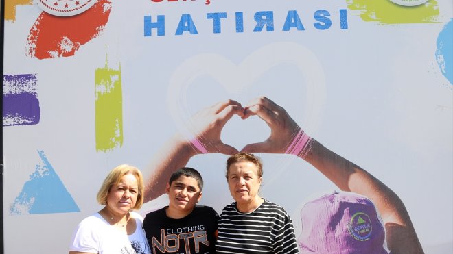 Malatya'da konteynerde kalan otizmli çocuklar için Mersin'e gezi düzenlendi