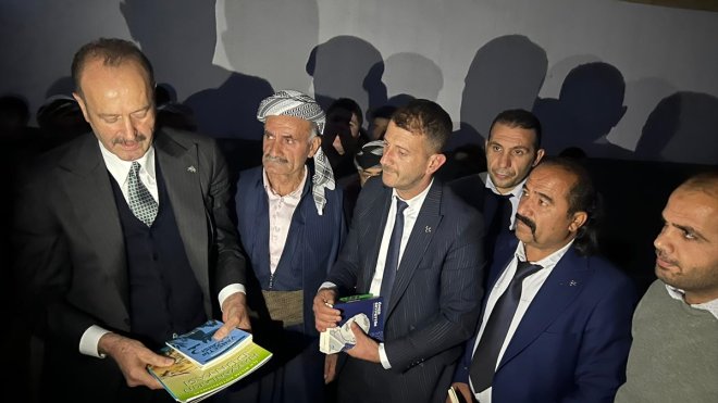 MHP Milletvekili Osmanağaoğlu, Şemdinli'de vatandaşlarla bir araya geldi