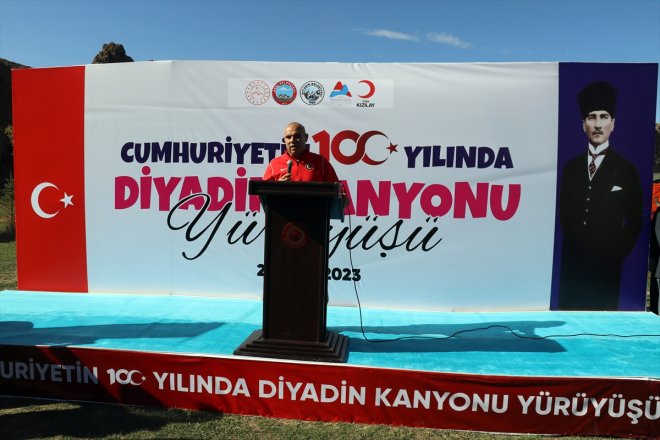 kişinin 1000 katılımıyla Cumhuriyet yürüyüşü yapıldı Murat Kanyonu