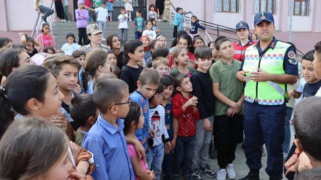 Muş'ta güvenlik güçleri okul çevrelerinde denetim yaptı
