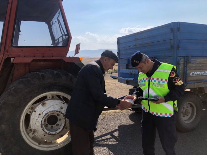 Şeker pancarı hasadının başladığı Ağrı'da tarım araçları denetleniyor
