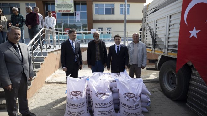 TUNCELİ - Çiftçilere 366 ton sertifikalı buğday tohumu dağıtıldı1