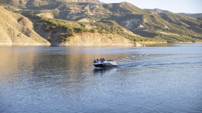 TUNCELİ - Üniversite öğrencileri sportif ve sanatsal faaliyetlerle keyifli zaman geçiriyor1