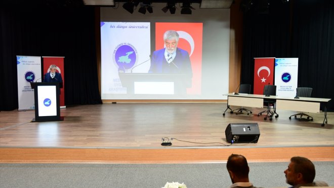 Van'da "Cumhuriyet'in 100. Yılı" paneli düzenlendi