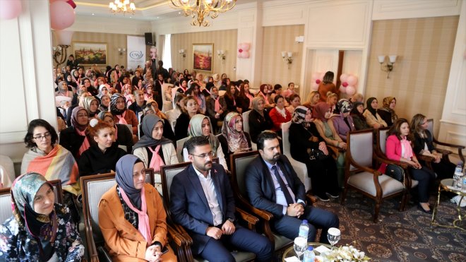 Van'da meme kanseri konusunda farkındalık oluşturulması amacıyla yürüyüş düzenlendi