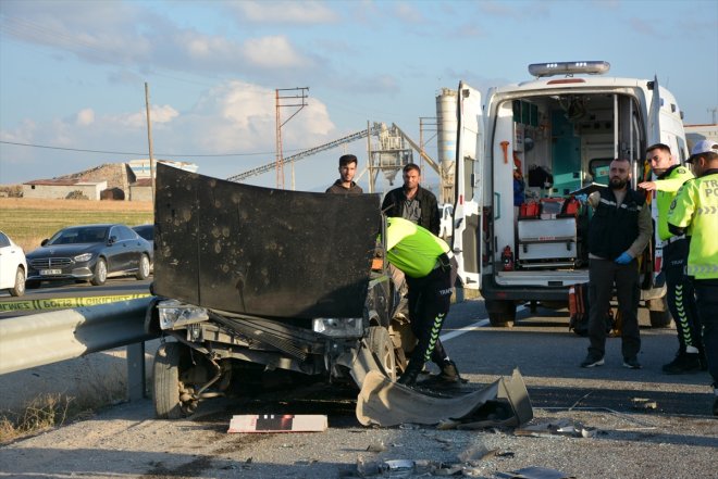 İki 1 1 sonucu - yaralandı kişi öldü, çarpışması AĞRI kişi otomobilin 3