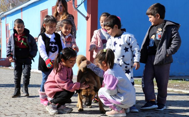 yerleri çalışan öğretmen görev okulunda - kadın sınıflarında 3 AĞRI yakıp öğrencilerini soba İlk köy karşılıyor 6