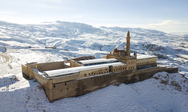 beyaza Paşa İshak mevsimin karıyla AĞRI büründü - ilk Sarayı 2