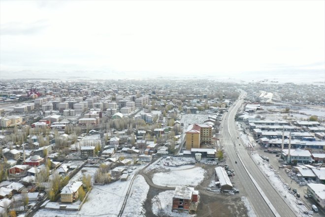yerleri kaplanan merkezi dronla Karla şehir - diğer yerleşim AĞRI ile görüntülendi 1