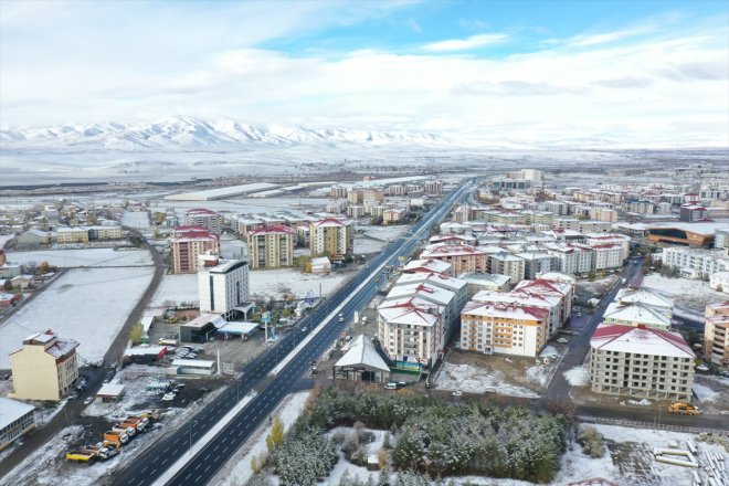 diğer dronla şehir merkezi yerleri AĞRI Karla yerleşim - kaplanan ile görüntülendi 18