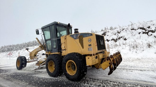 Ağrı, Kars ve Ardahan'da kar yağışı etkili oluyor