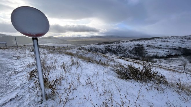 Erzurum, Ardahan ve Kars'ın yüksek kesimlerine kar yağdı