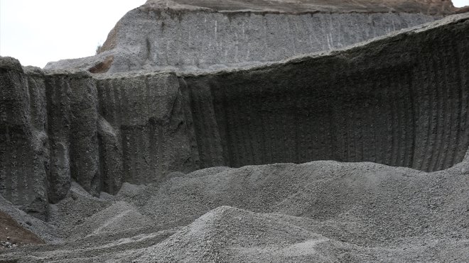 Deprem bölgesine inşa edilen konutlar, Bitlis'teki bims üretimini 2,5 kat artırdı