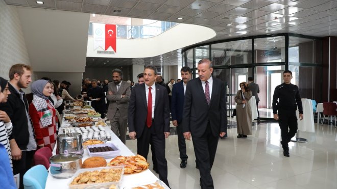 Bitlis Eren Üniversitesi'nde Filistin için kermes düzenlendi