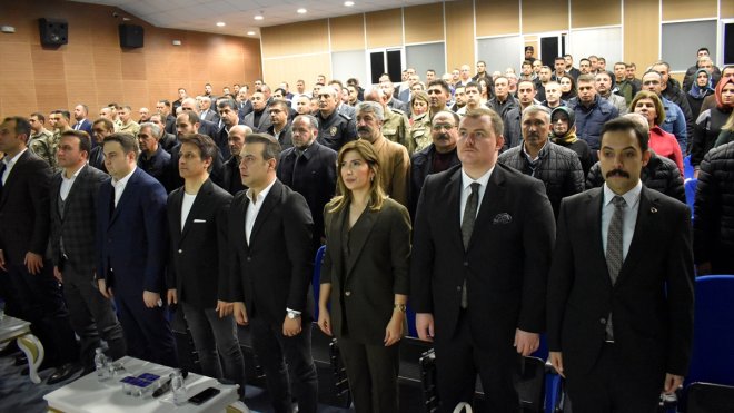Bitlis'te kurum amirlerine 'Hayatımız İletişim' semineri verildi
