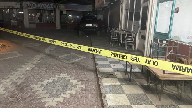 Elazığ'da çay ocağına düzenlenen silahlı saldırıda 3 kişi yaralandı
