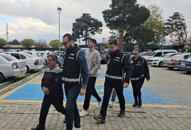 Erzincan merkezli kimlik dolandırıcılığı operasyonunda 3 zanlı tutuklandı