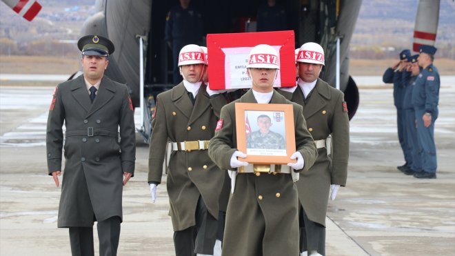 Pençe-Kilit Operasyonu'nda şehit olan Emrah Gündüz'ün naaşı Erzincan'a getirildi