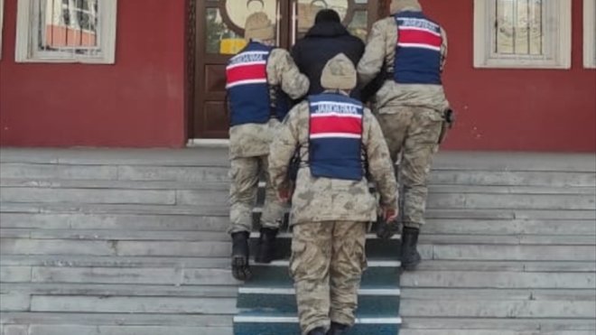 Erzurum'da jandarma ekipleri aranan 6 kişiyi yakaladı